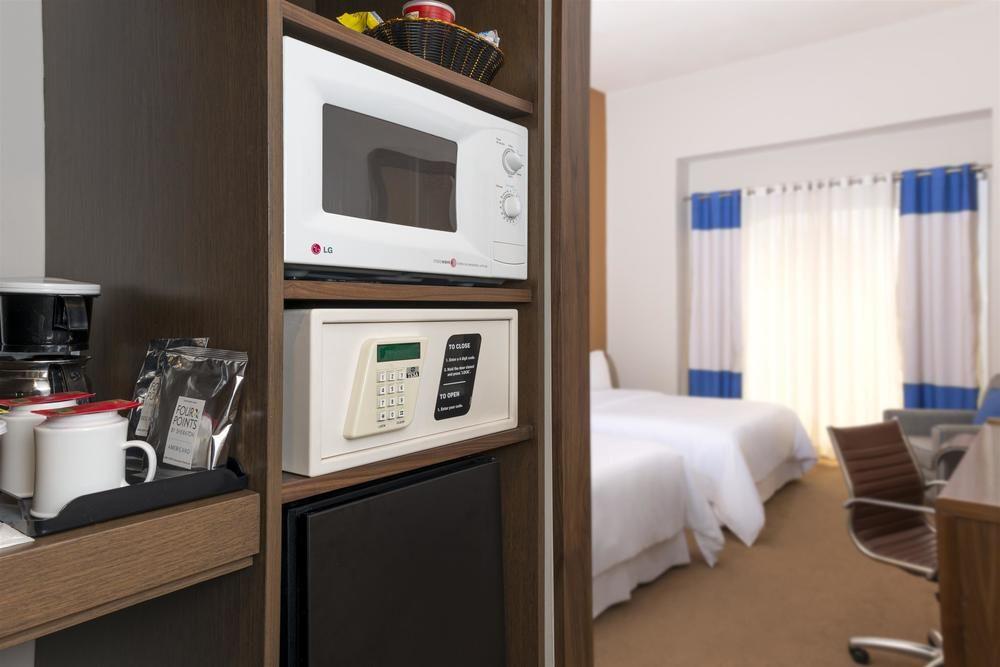Four Points By Sheraton Galerias Monterrey Exterior photo A safe in a hotel room