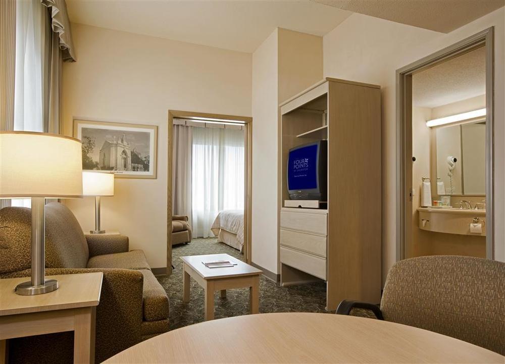 Four Points By Sheraton Galerias Monterrey Exterior photo A typical suite at the Hilton Prague