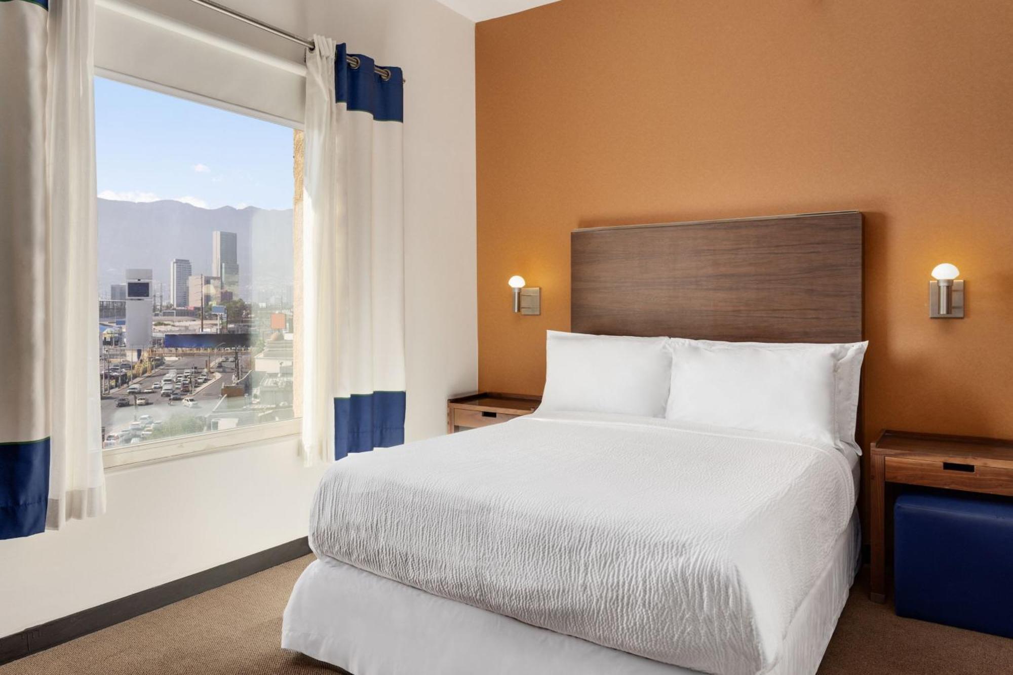Four Points By Sheraton Galerias Monterrey Exterior photo A typical bedroom in a Residence Inn