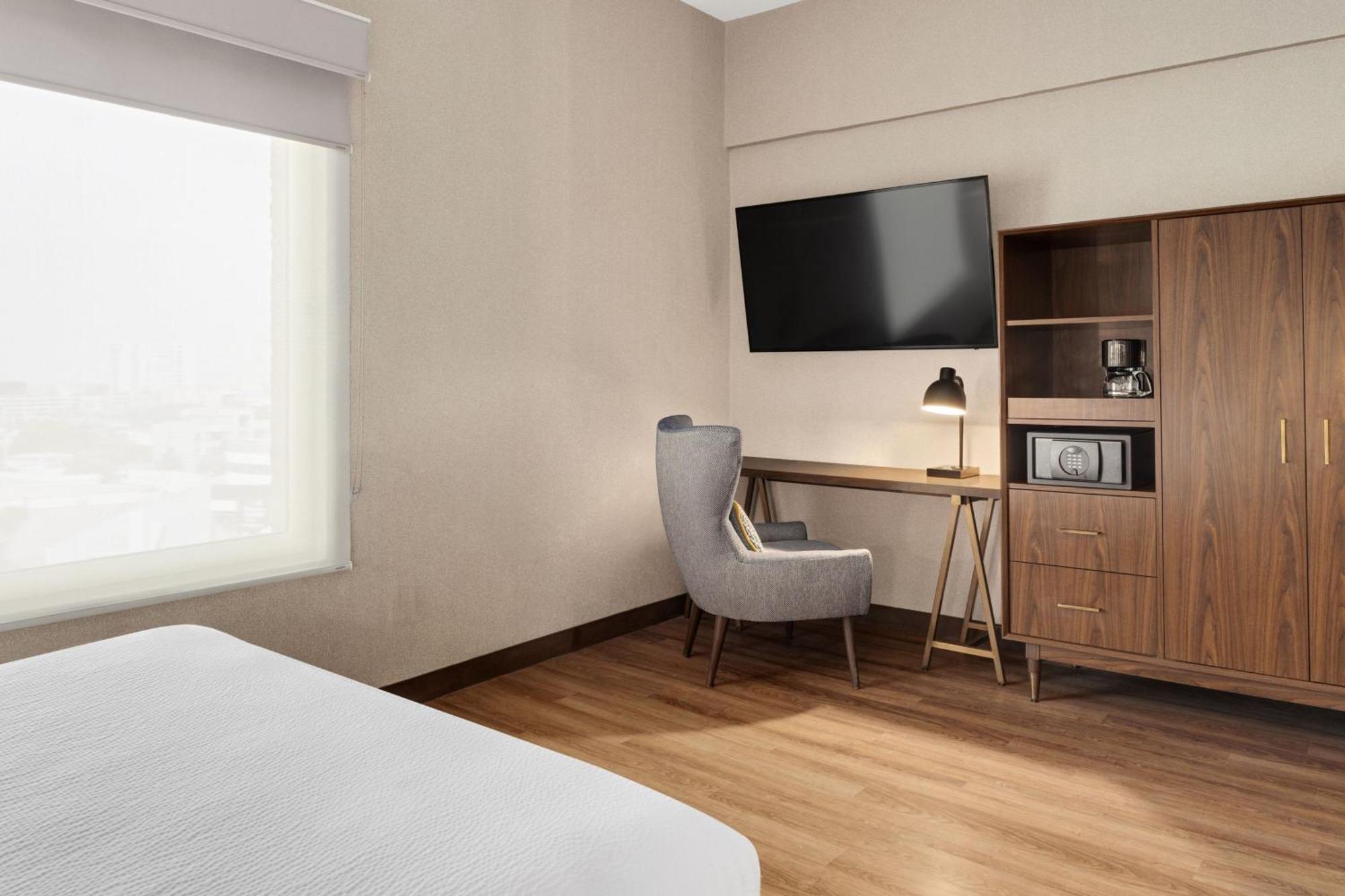 Four Points By Sheraton Galerias Monterrey Exterior photo